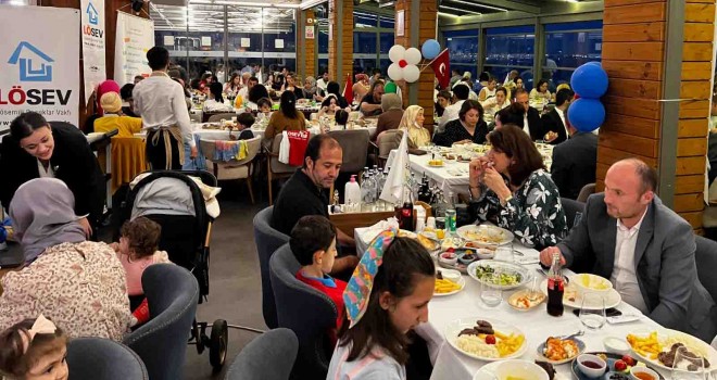 LÖSEV, İzmir'deki aileleriyle iftar yemeğinde buluştu