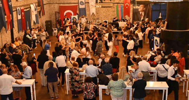 İzmir Kent Konseyi bahar şenliği düzenledi