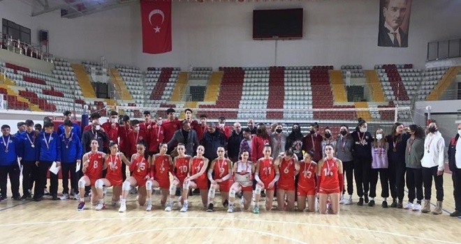 Mavişehir Koleji voleybolda final grubuna kaldı