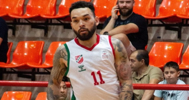 Chiozza yöneticiye havlu fırlattı