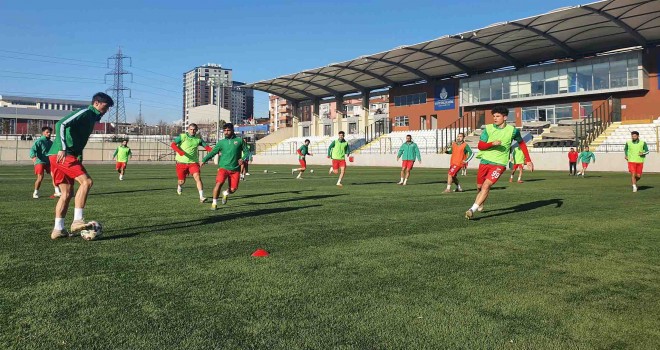 Karşıyaka şeytanın bacağını kırmak istiyor