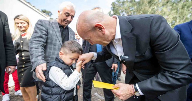 Başkan Soyer bayramın ilk günü Osmaniye'deydi