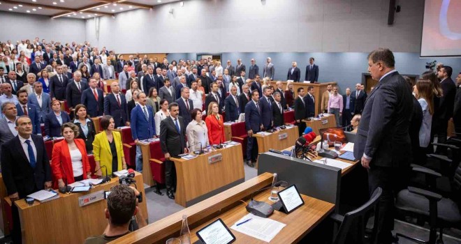 İzmir Büyükşehir Belediyesi Meclisi yeni dönem ilk toplantısını yaptı