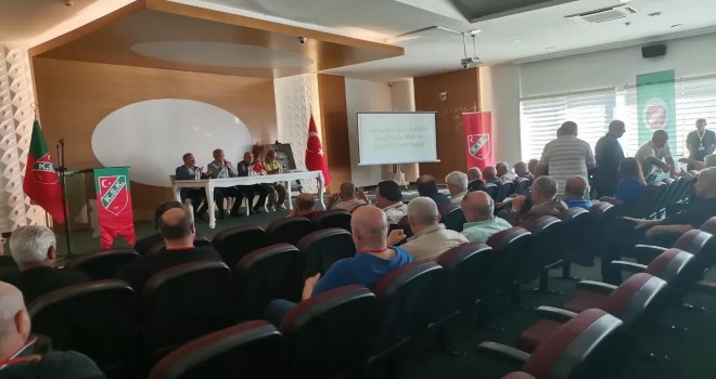 Karşıyaka Spor Kulübü’nde yönetim divana kaldı…