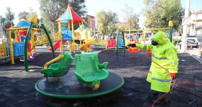 Bayraklı'da dezenfekte seferberliği sürüyor