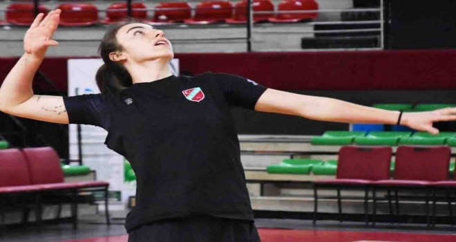 Karşıyaka, İzmirspor'ıu konuk ediyor