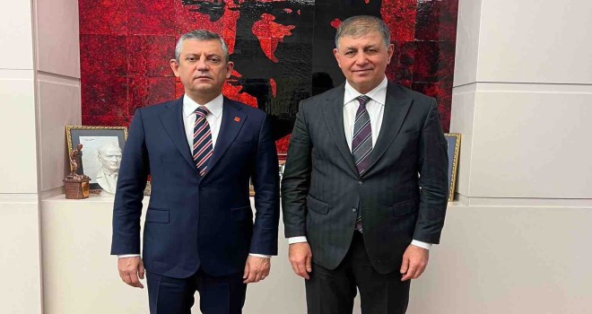 Başkan Tugay, Özgür Özel'i ziyaret etti