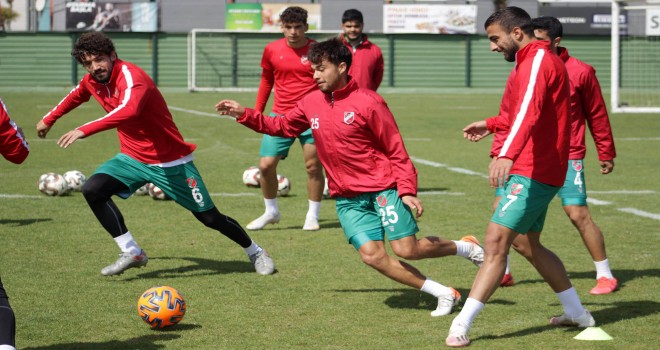 Karşıyaka, İçel İdman Yurdu karşısında