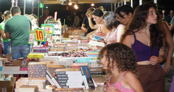 Çeşme Kitap Günleri kitapseverleri buluşturdu