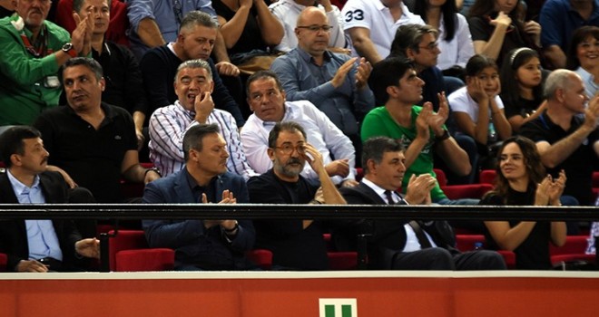 KSK ile Karşıyaka Belediyesi arasında salon krizi