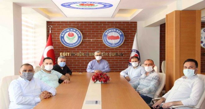 İzmir’de eğitimciler bir kez daha Eğitim-Bir-Sen dedi