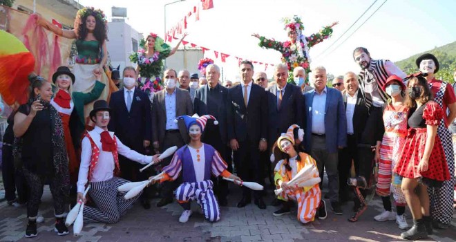 Menderes’te Mandalina Festivali’ne büyük ilgi