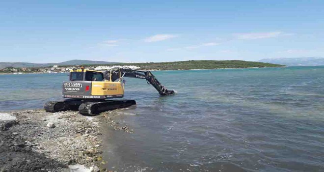 Urla sahilleri yaza hazırlanıyor