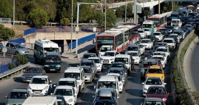İzmir'de trafiğe kayıtlı araç sayısı 1 milyon 708 bin 6