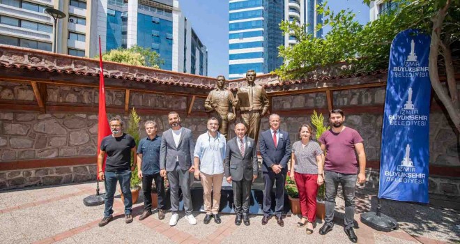 Efsane Başkan Ahmet Piriştina heykeli açıldı