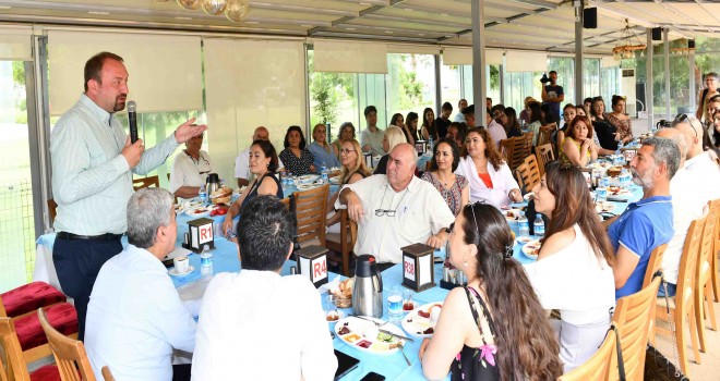 Başkan Gümrükçü Kent Konseyi üyeleriyle bir araya geldi