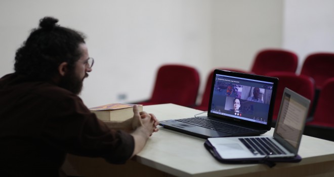 Ünlü isimler Bayraklı’da Nazım’ı anlattı