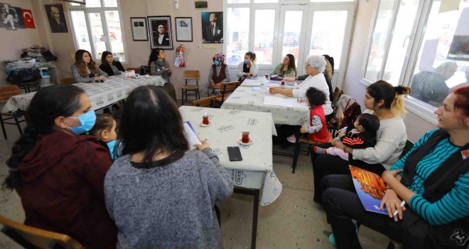 Efes Selçuk'ta kadınlara uygulamalı hukuk eğitimi