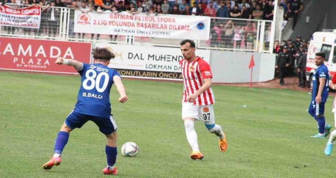 Karşıyaka stoper alacak...