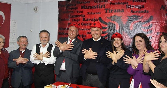 Dr. Cemil Tugay Çameria Arnavutları'yla tanıştı...