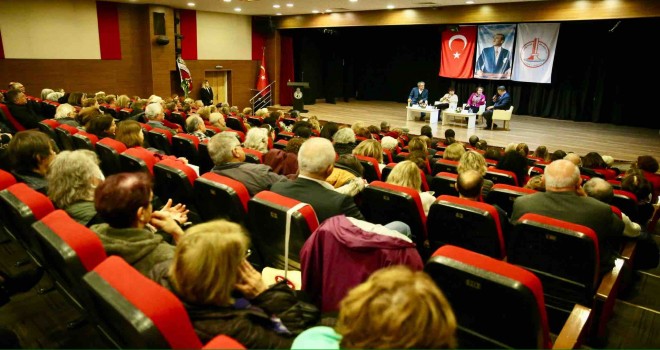 Karşıyaka’da Cumhuriyet ve kadın konuşuldu