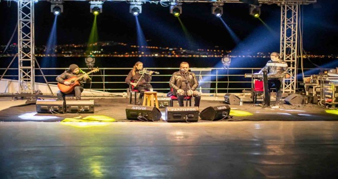 Haluk Levent'ten Körfez'de tarihi konser