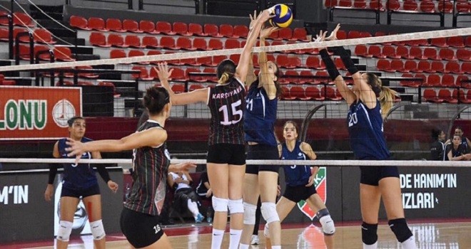 Karşıyaka voleybolda İlbank'a kaybetti...