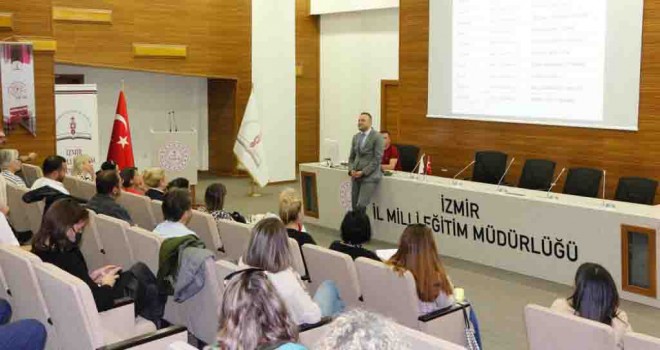 ''Şarkılar Bizi Söyler Biz de Şarkı Söyleriz'' projesi İzmir’de hayat buluyor