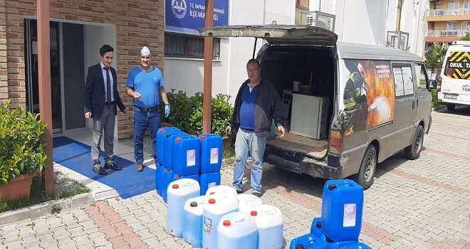 Karşıyakalı iş insanı 4 Ton temizlik malzemesi bağışladı