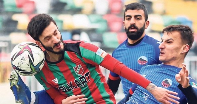 Karşıyaka'dan iki imza...