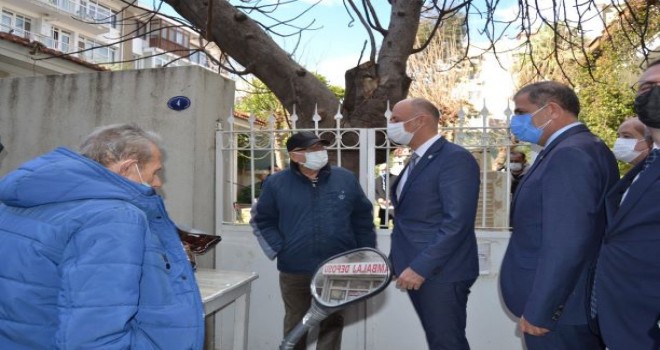 İYİ Parti’den İzmir ve İlçelerinde sel felaketinde zarar gören esnaflara ziyaret