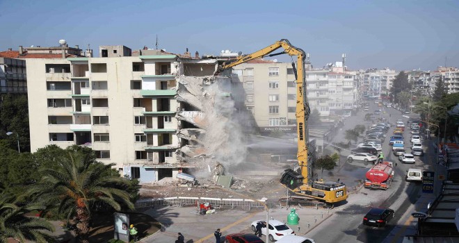 Karşıyaka Belediyesi'nden yatık binalar hakkında açıklama