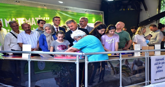 Herkes İçin Matematik Tırı Bornova'da