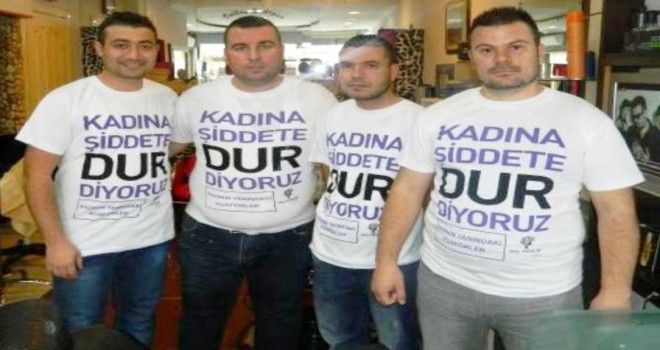 Karşıyaka'da bir grup berberden makas bırakma eylemi