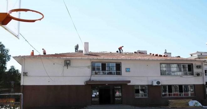 Karabağlar Belediyesi'nden okullara kapsamlı onarım