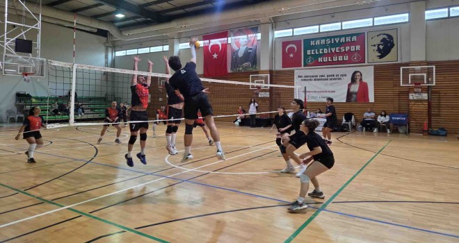 Karşıyaka'da voleybol heyecanı yaşandı