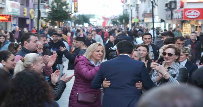 Karşıyaka’da Olgun Atila’ya sevgi seli