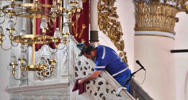 İzmir’in camileri Ramazan’a hazır