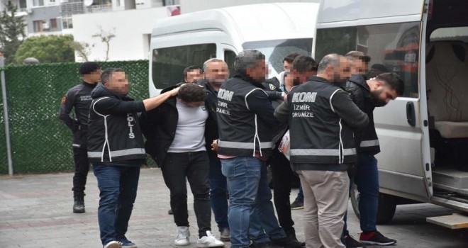 Karşıyaka'daki silahlı saldırıda 1 ölü 11 gözaltı