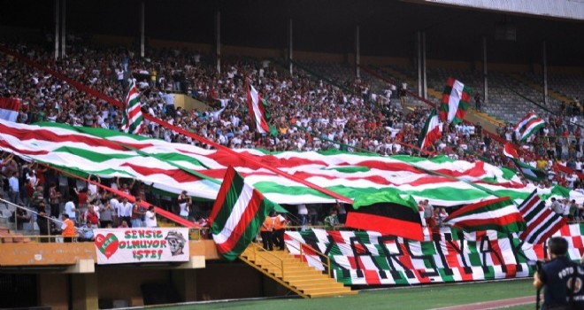 Karşıyaka ilk yarıda yine Atatürk Stadı'nda