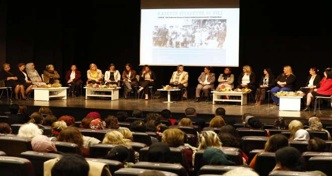 Konak’ta, Türk kadınının siyasette 85 yılı konuşuldu