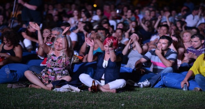 Çim Konserleri bu sene İzmir’in genç müzisyenlerini ağırlayacak