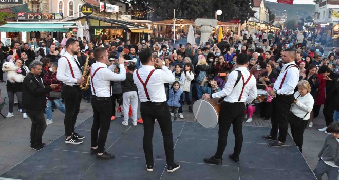 Foça'da Hıdırellez sevinci