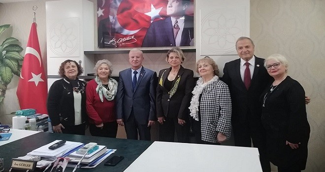 Türkiye Yardımsevenler Derneği Karşıyaka Şubesi Müftü İsa Gürler'i ziyaret etti