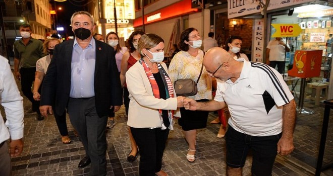CHP'li Böke Karşıyaka Çarşı'da...