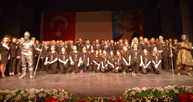 Karşıyaka Atatürk'ü saygıyla andı