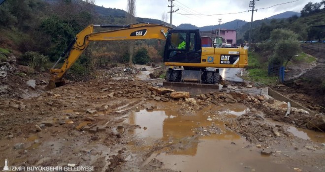İzmir’de şiddetli yağış ve fırtına raporu