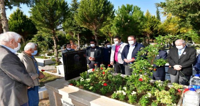 Çiğli’nin Merhum Başkanı Ensari Bulut ölüm yıldönümünde anıldı