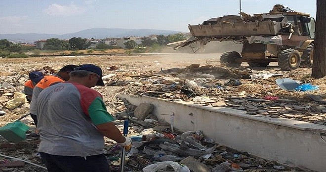 Çöplük olan Karşıyaka Stadı temizlendi