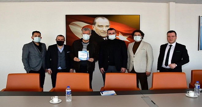 Ali Engin’den İZVAK için Karşıyakalı adaya açık destek